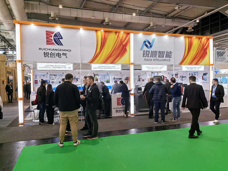 人像摄影外拍自然光运用指南:掌握黄金时段配图3